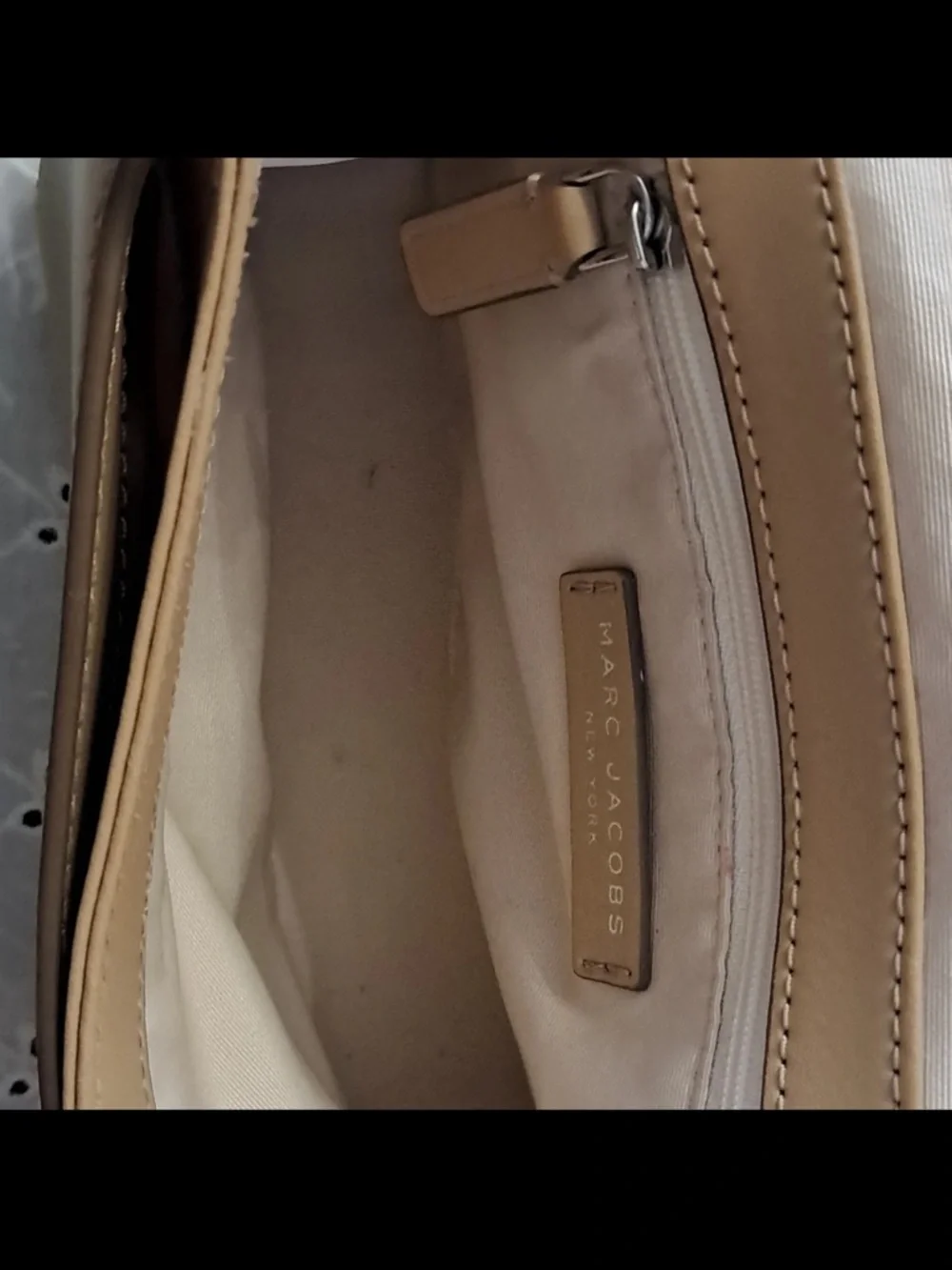 Marc Jacobs Beige Leather Crossbody with Signature Medallion - Picture 8 of 16